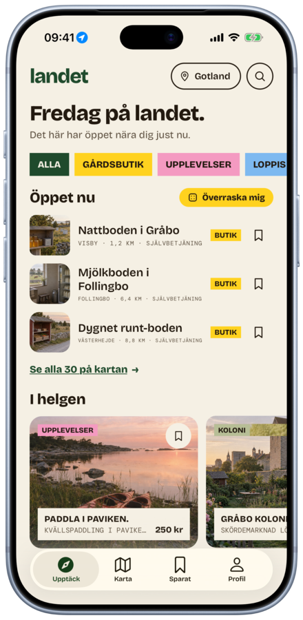 Forsiden i Landet-appen: fredag på landet, med boder der har åbent nu, og oplevelser i weekenden.
